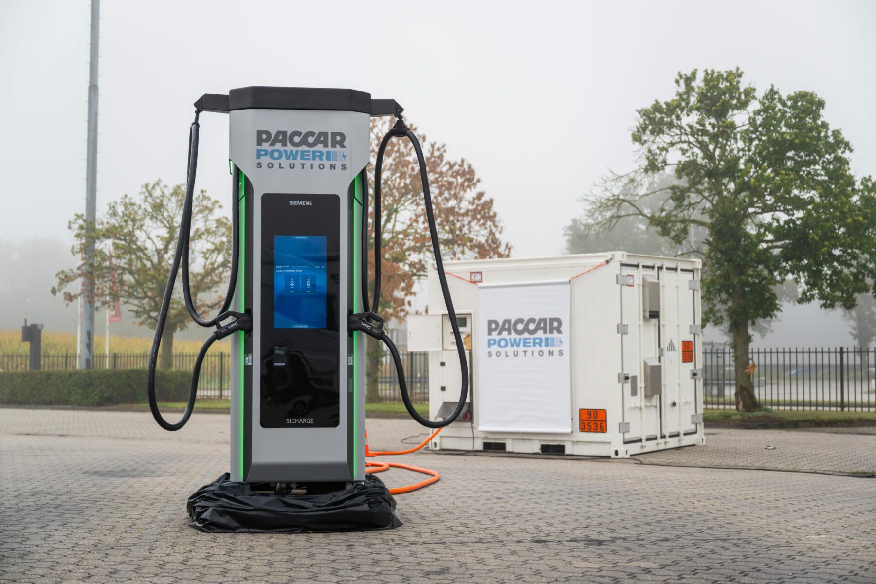 Nouveauté : installation d’une borne de recharge 240 kW à Rennes